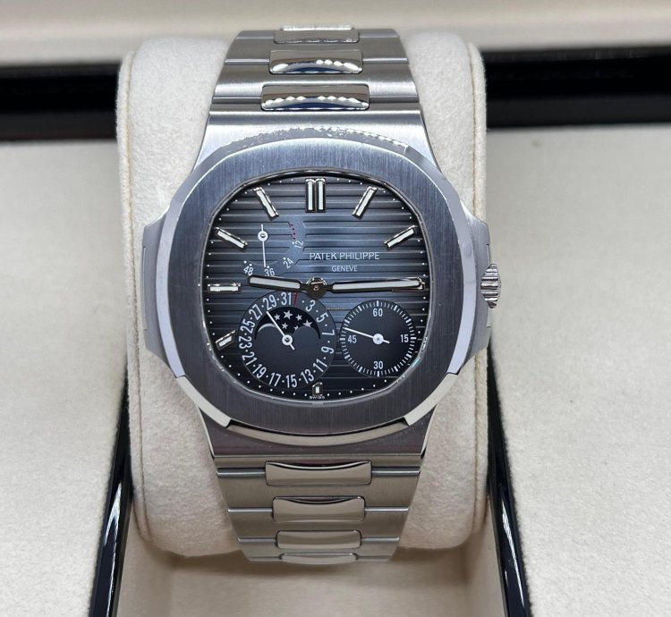 Patek Philippe Nautilus 5712 1a 5712 Blue Moon Phase Full Set 2018 Unpolished Mint Box And Papers
