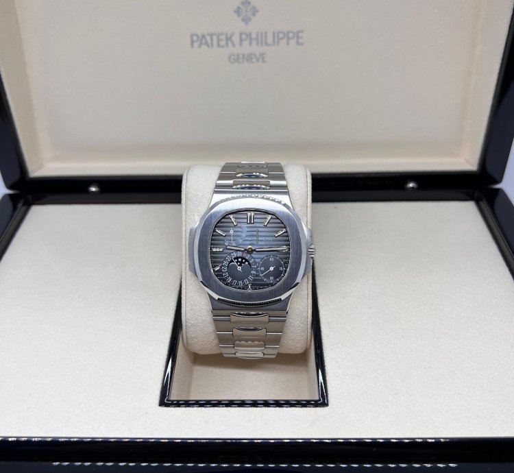Patek Philippe Nautilus 5712 1a 5712 Blue Moon Phase Full Set 2018 Unpolished Mint Box And Papers