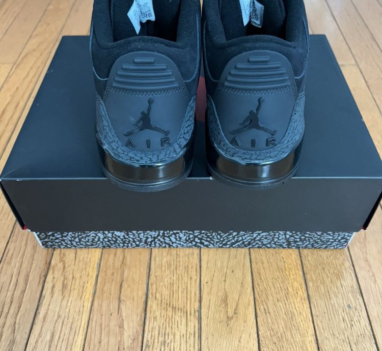 Air Jordan 3 Retro Blackcat