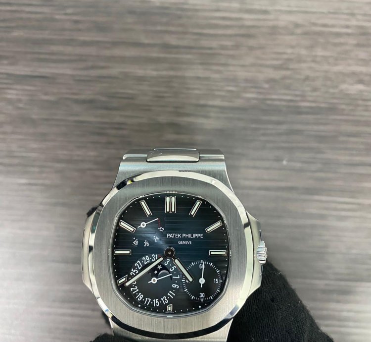 Patek Philippe Nautilus 5712 1a Nautilus