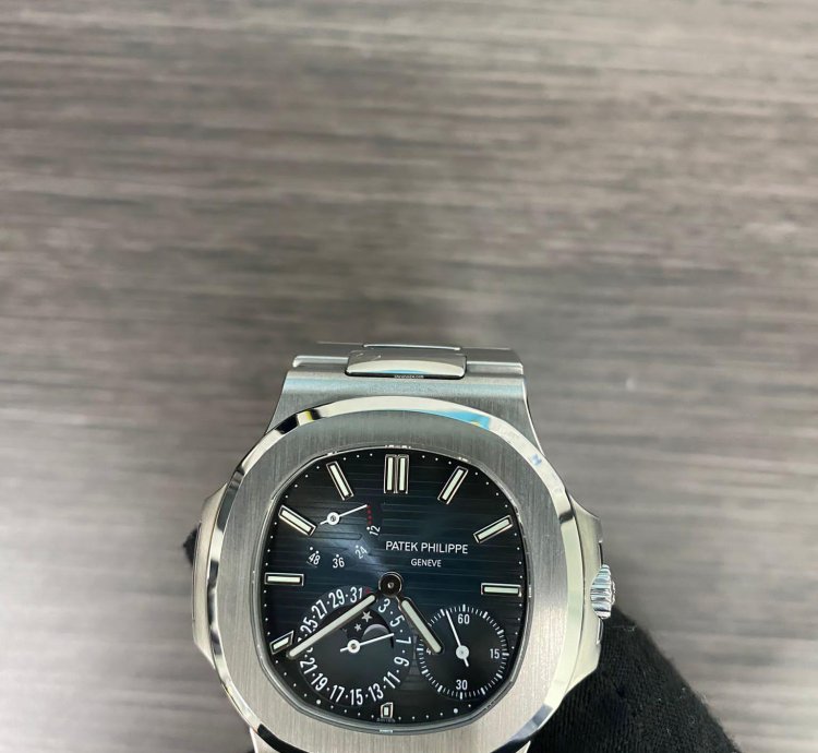 Patek Philippe Nautilus 5712 1a Nautilus