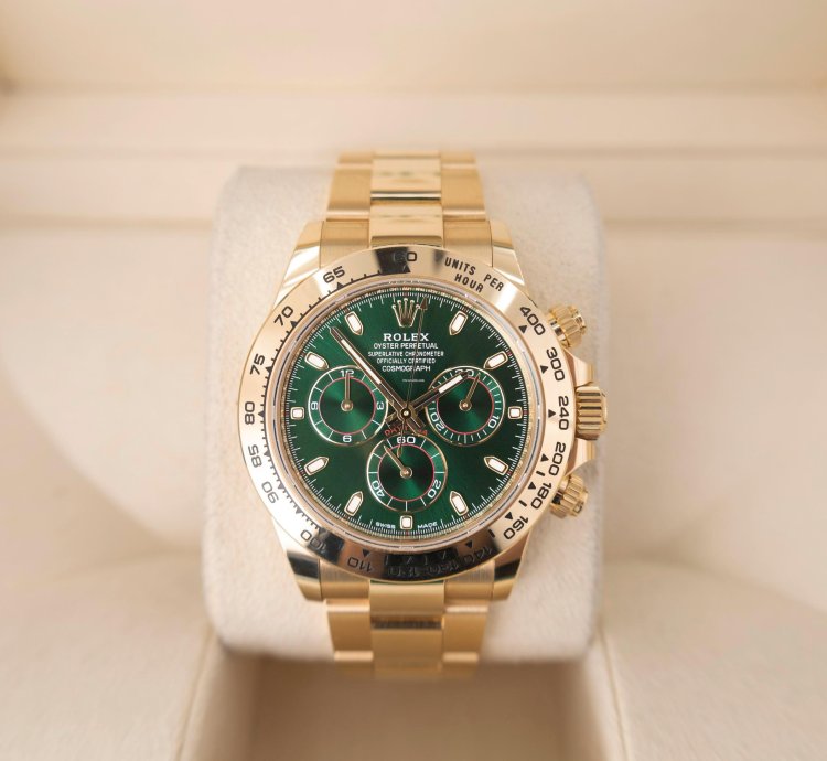 Rolex Daytona Cosmograph Daytona 40mm Yellow Gold Green Index Dial 116508