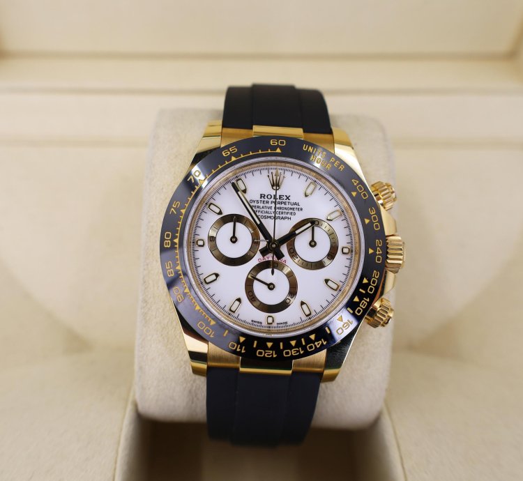 Rolex Daytona Cosmograph Daytona 40mm Yellow Gold White Index Dial Oysterflex Band 116518ln