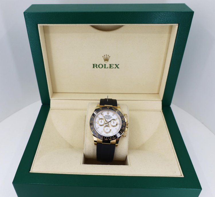 Rolex Daytona Cosmograph Daytona 40mm Yellow Gold White Index Dial Oysterflex Band 116518ln
