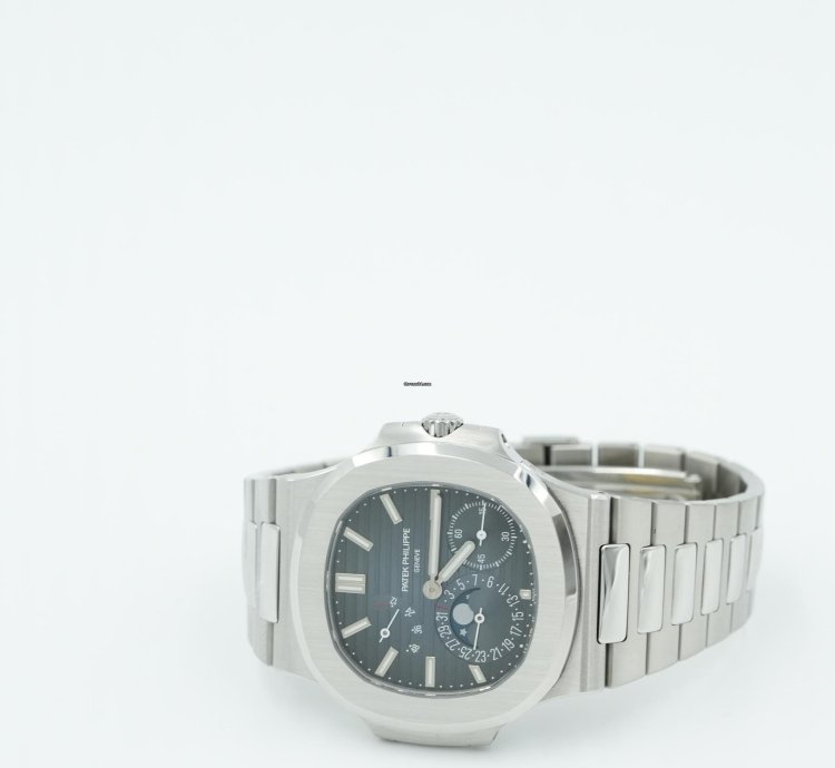 Patek Philippe Nautilus 5712 1a-001