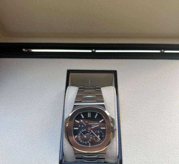 Patek Philippe Nautilus 5712 1a-001