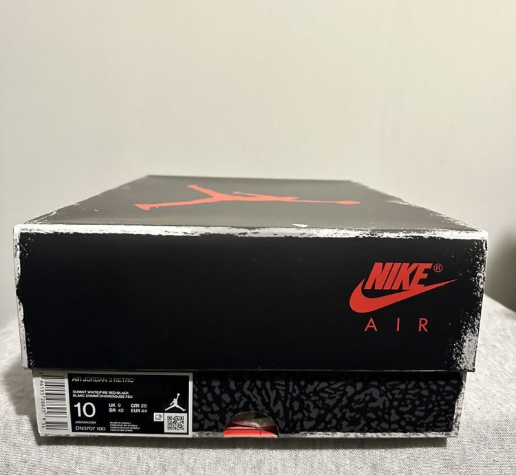 Air Jordan 3 Retro White Cement