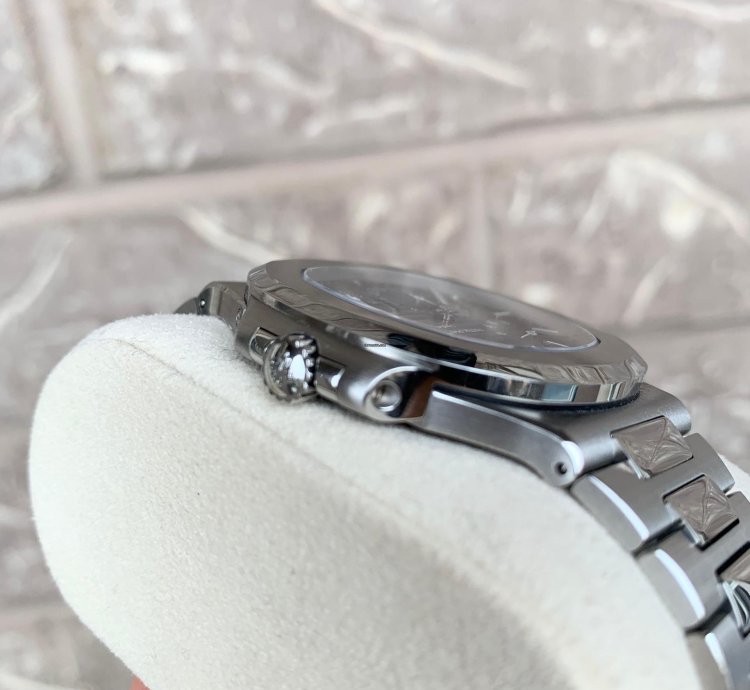 Patek Philippe Nautilus 5712 1a-001 Blue Dial Nautilus