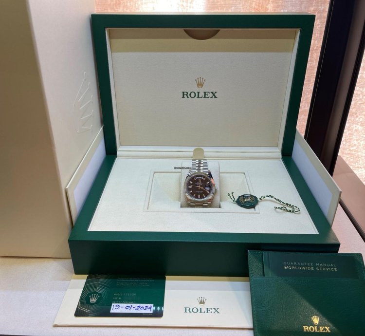 Rolex Day-date 40 40mm Platinum President Black Baguette Diamond Dial