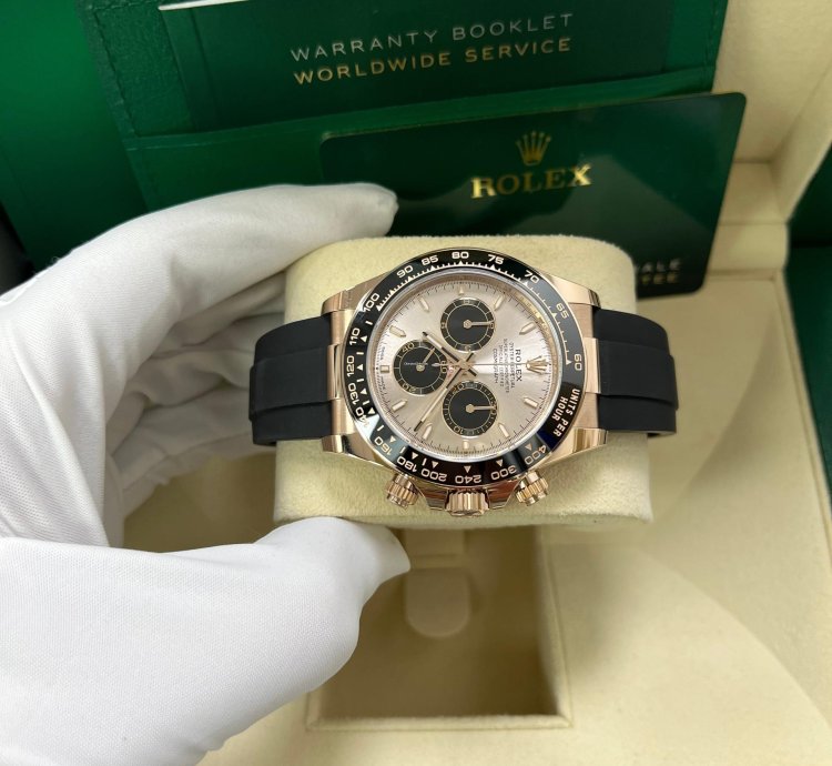 Rolex Daytona Cosmograph Daytona Black Bezel - Sundust And Black Index Dial - Oysterflex Strap 126515