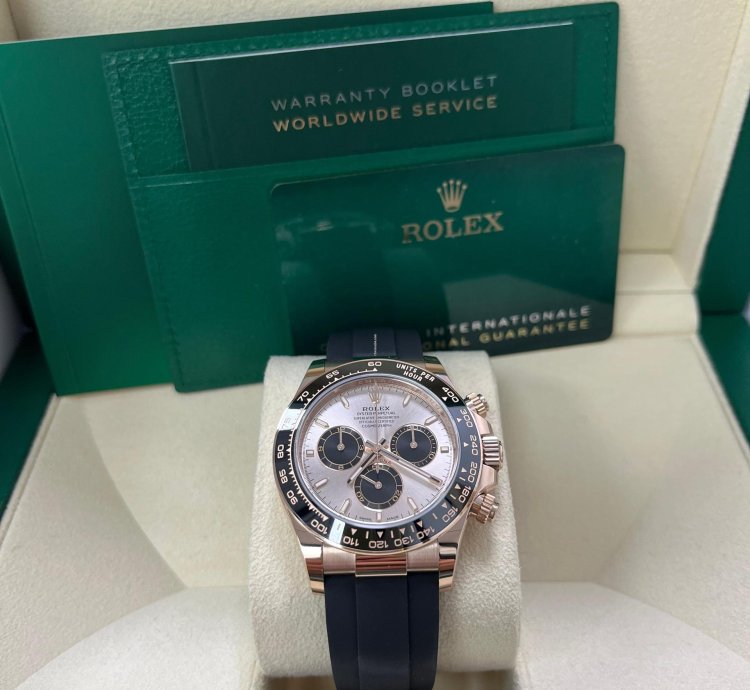Rolex Daytona Cosmograph Daytona Black Bezel - Sundust And Black Index Dial - Oysterflex Strap 126515