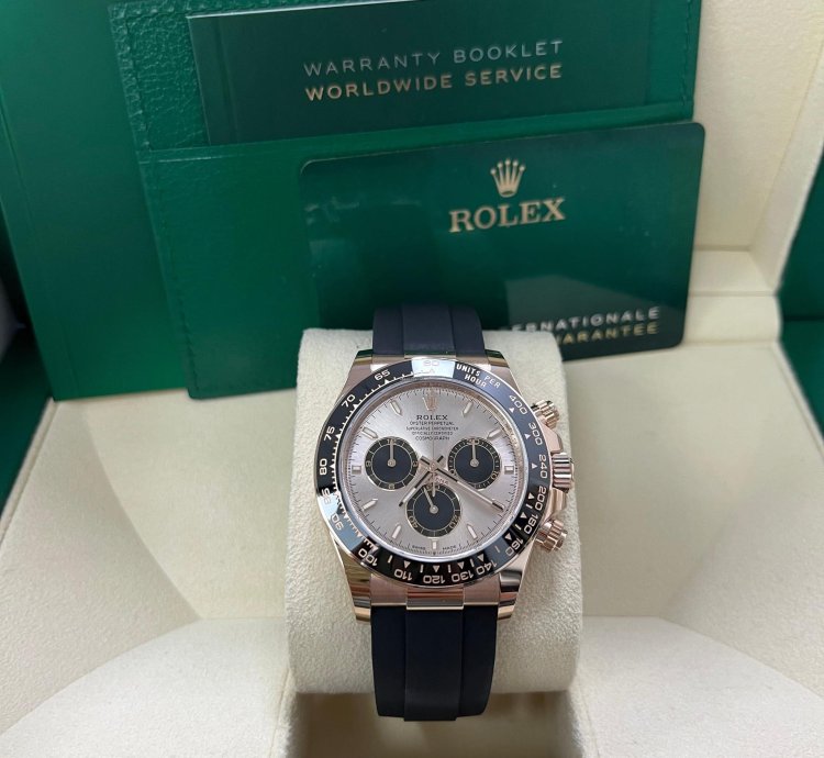 Rolex Daytona Cosmograph Daytona Black Bezel - Sundust And Black Index Dial - Oysterflex Strap 126515