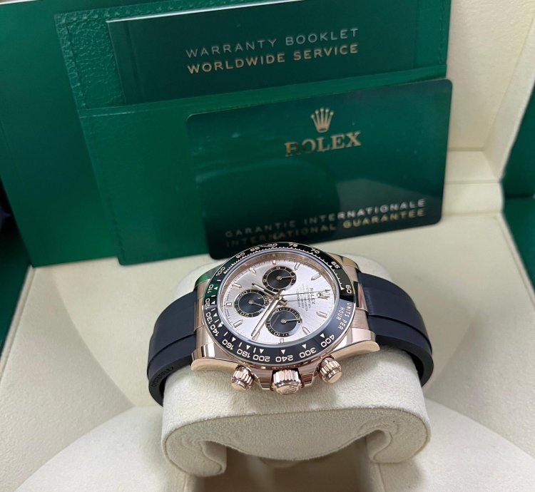 Rolex Daytona Cosmograph Daytona Black Bezel - Sundust And Black Index Dial - Oysterflex Strap 126515