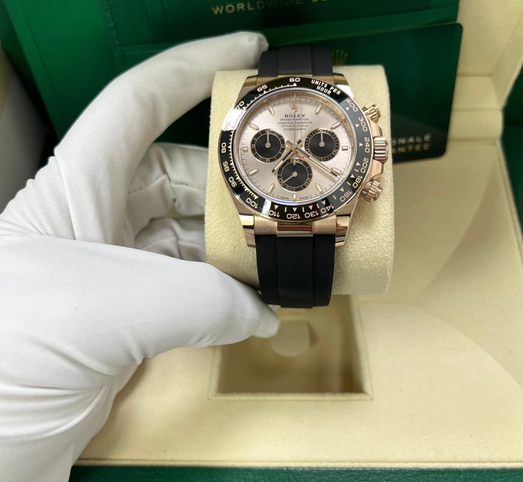 Rolex Daytona Cosmograph Daytona Black Bezel - Sundust And Black Index Dial - Oysterflex Strap 126515