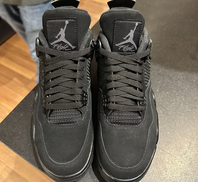 Air Jordan 4 Black Cat