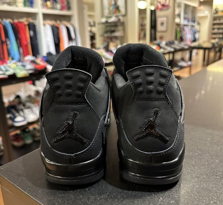Air Jordan 4 Black Cat