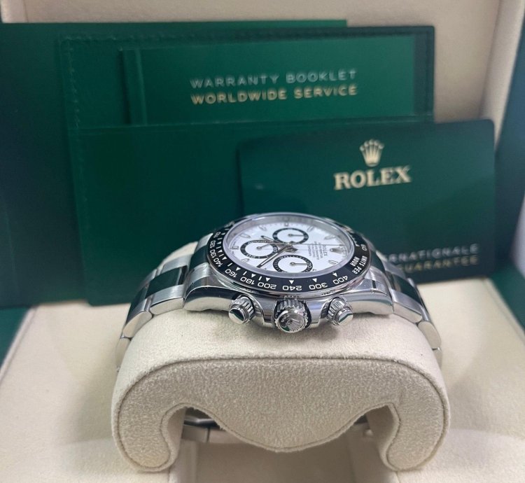 Rolex Daytona Cosmograph Daytona Black Cerachrom Bezel - White Index Dial Oyster Bracelet 126500ln Panda