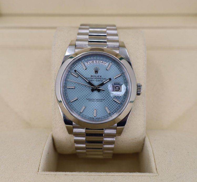 Rolex Day-date 40 40mm Platinum Smooth Bezel Blue Diagonal Motif Dial Presidential Band 228206