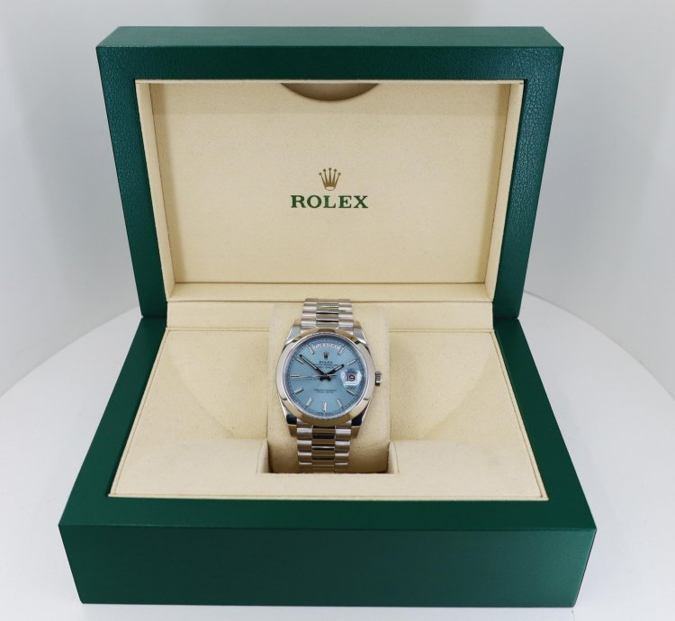 Rolex Day-date 40 40mm Platinum Smooth Bezel Blue Diagonal Motif Dial Presidential Band 228206