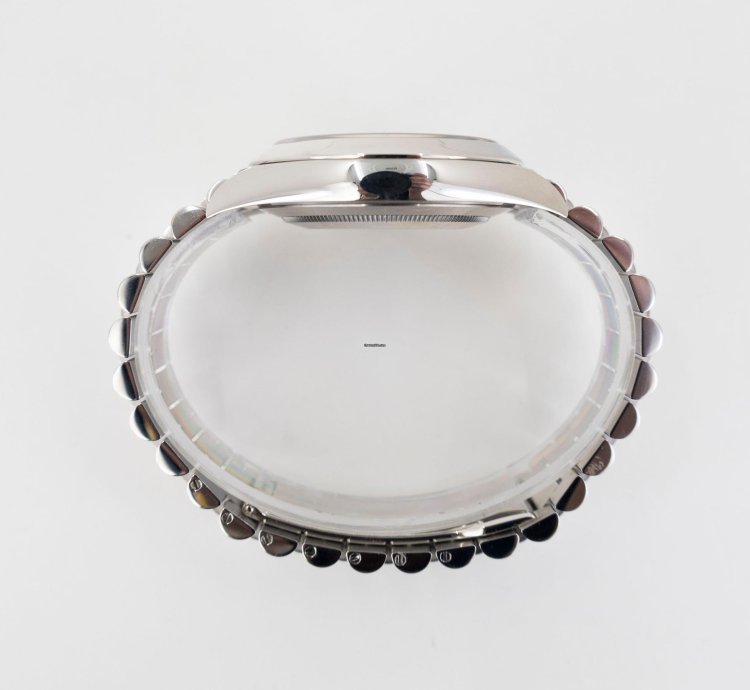Rolex Day-date 40 40mm Platinum Smooth Bezel Blue Diagonal Motif Dial Presidential Band 228206
