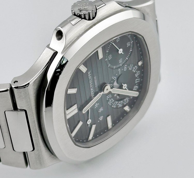 Patek Philippe Nautilus 5712 1a-001 Moon Phases Stainless Steel Blue Dial 2017