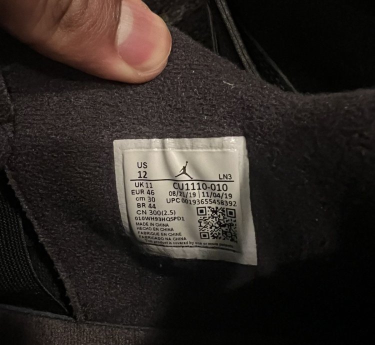 Air Jordan 4 Black Cat 2020
