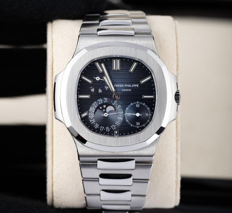 Patek Philippe Nautilus 5712 1a-001 Moonphase Steel Blue-black Index Dial 40 Mm