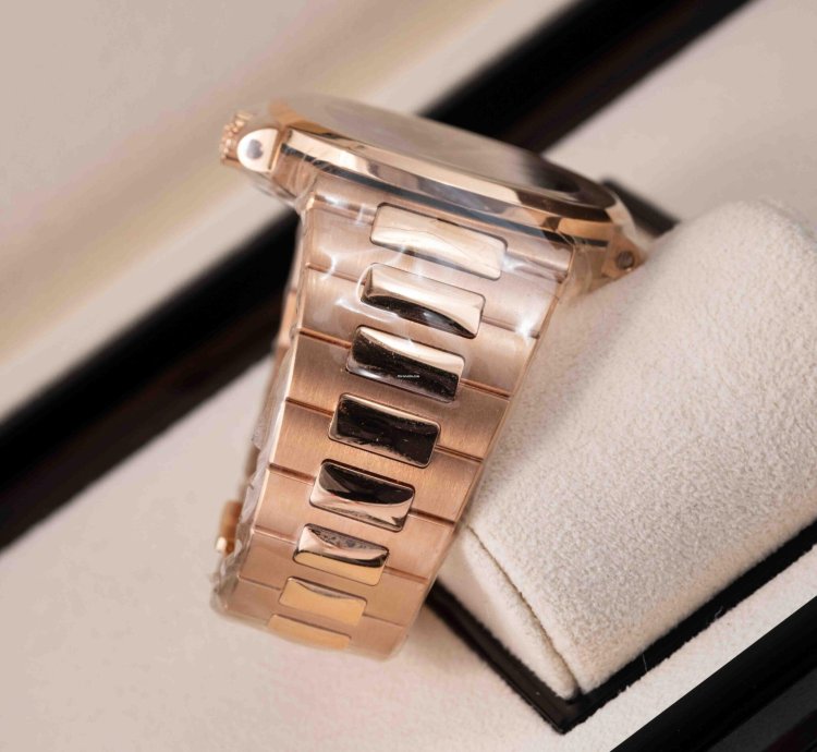 Patek Philippe Nautilus 5712 1r-001