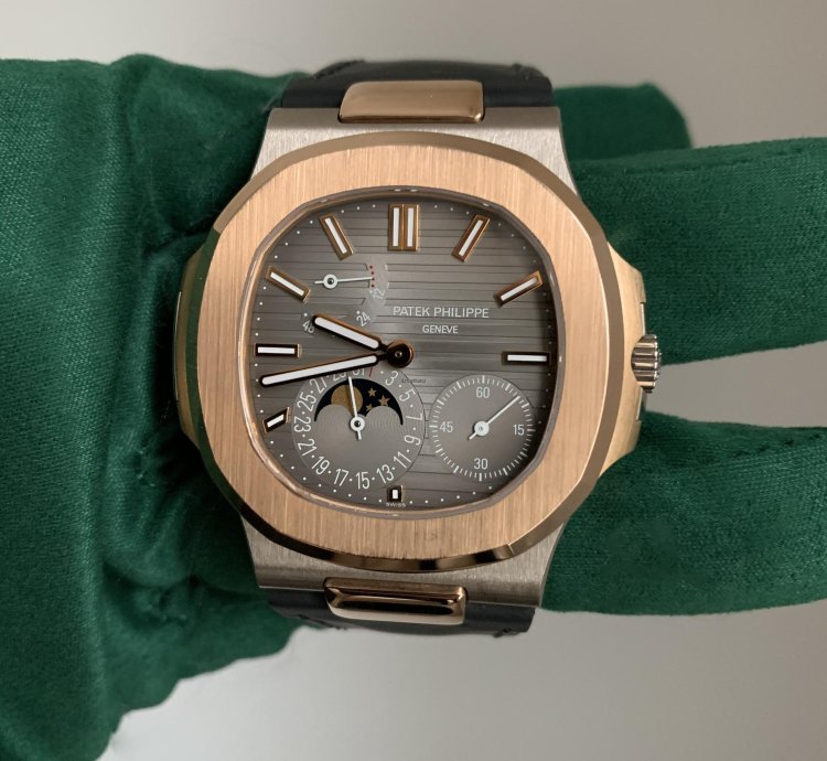 Patek Philippe Nautilus 5712 Black Slate Dial Rose And White Gold 18kt Full Set 2013