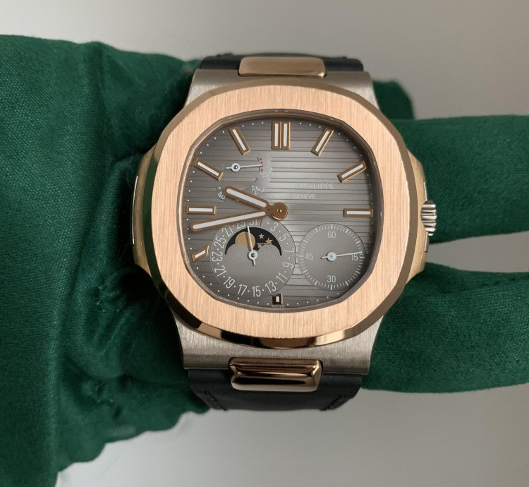 Patek Philippe Nautilus 5712 Black Slate Dial Rose And White Gold 18kt Full Set 2013