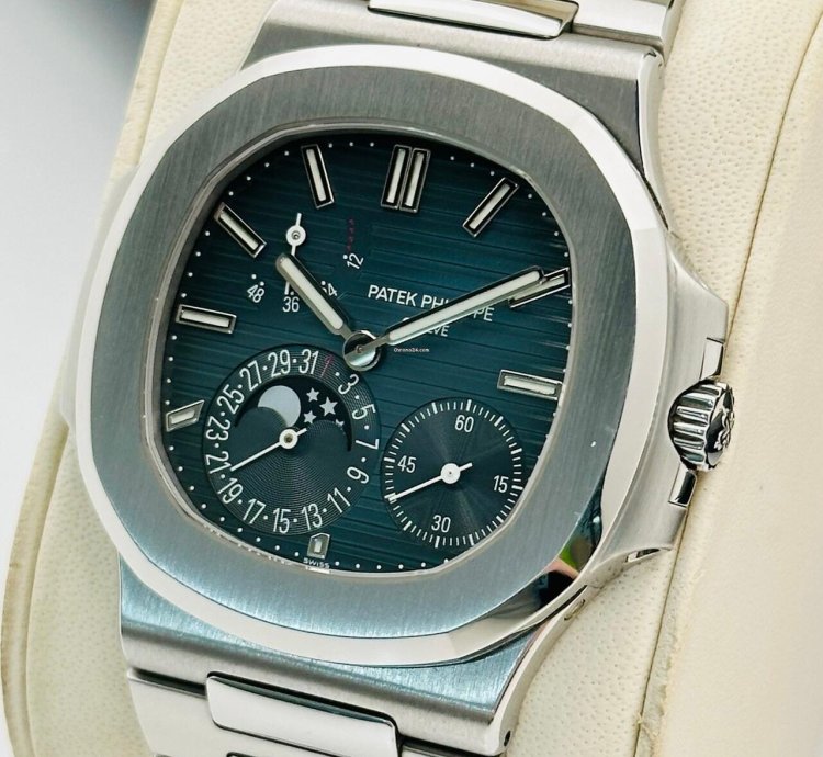 Patek Philippe Nautilus 5712 Full Set Like New