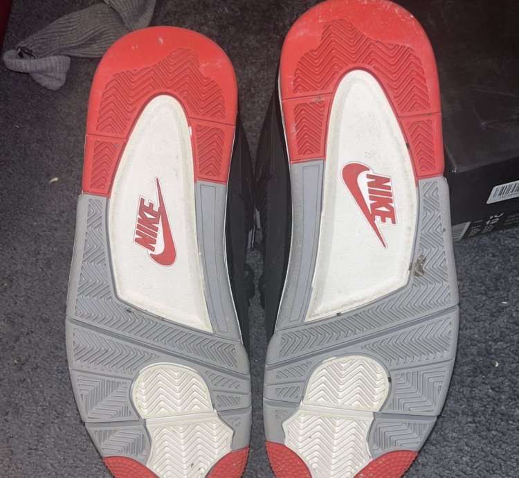 Air Jordan 4 Bred 2019