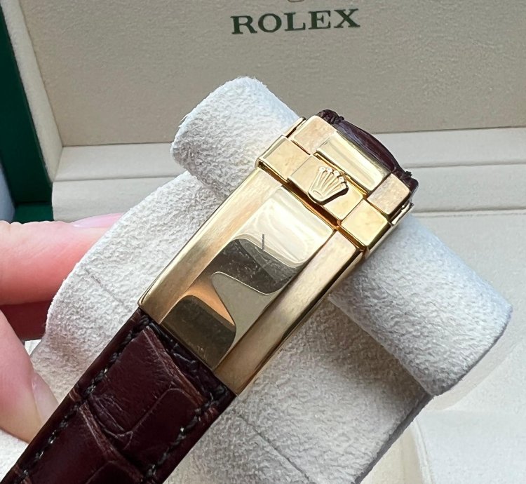 Rolex Daytona Cosmograph Daytona Black Dial Leather Strap 2019 Old Card