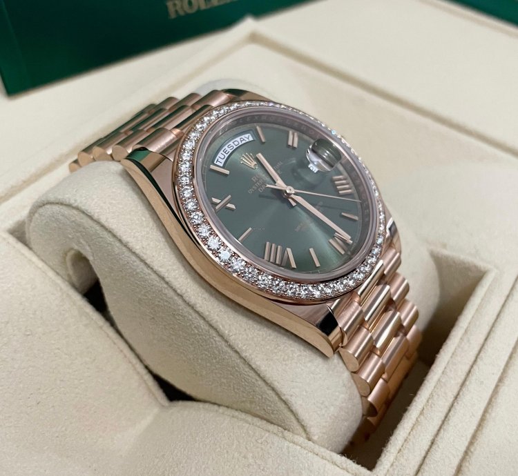 Rolex Day-date 40 40mm Rose Gold 228345rbr Diamond Bezel Olive Green Roman Dial President Bracelet