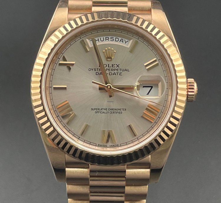 Rolex Day-date 40 40mm Rose Gold Silver Roman Dial