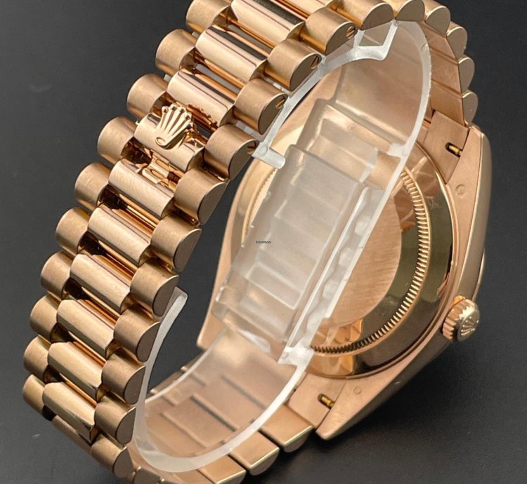 Rolex Day-date 40 40mm Rose Gold Silver Roman Dial