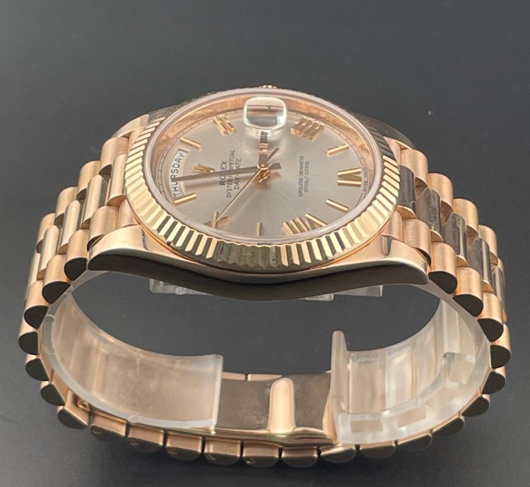 Rolex Day-date 40 40mm Rose Gold Silver Roman Dial