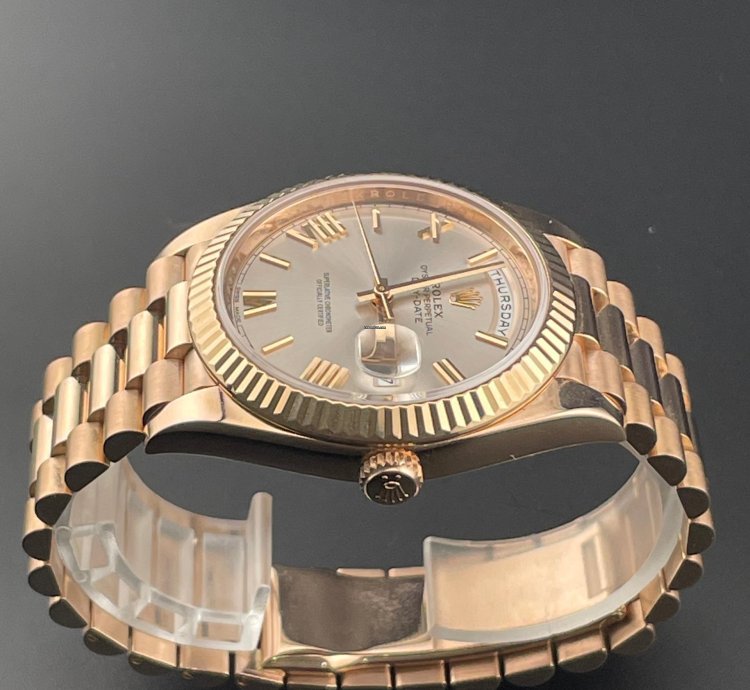 Rolex Day-date 40 40mm Rose Gold Silver Roman Dial