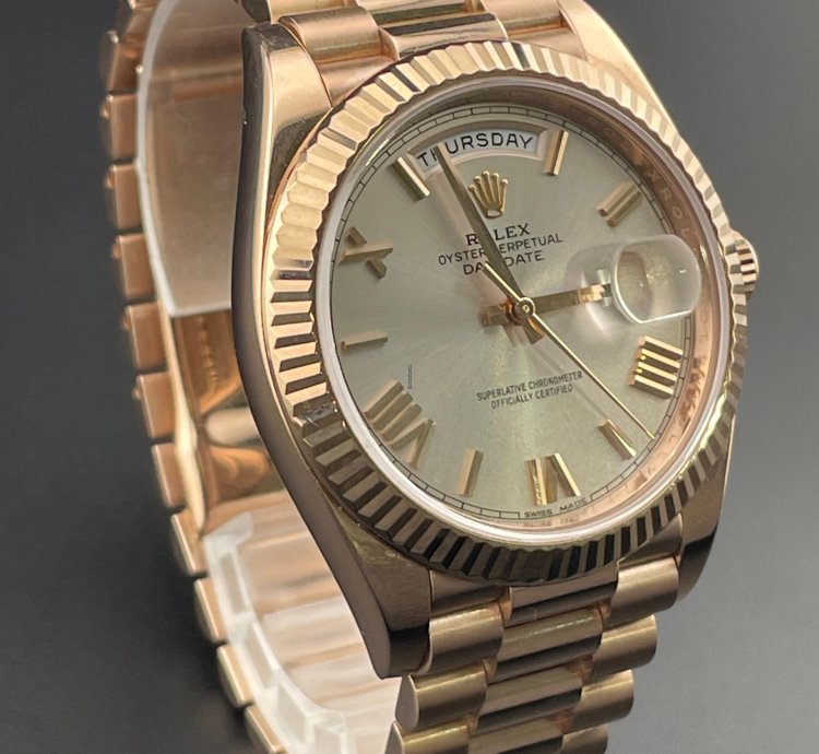 Rolex Day-date 40 40mm Rose Gold Silver Roman Dial