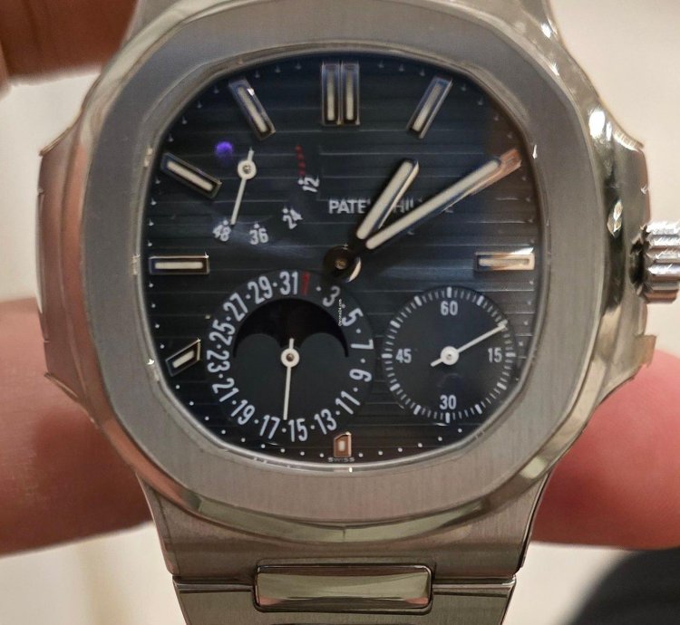 Patek Philippe Nautilus 5712a Ultrarare Geneva Sealedition