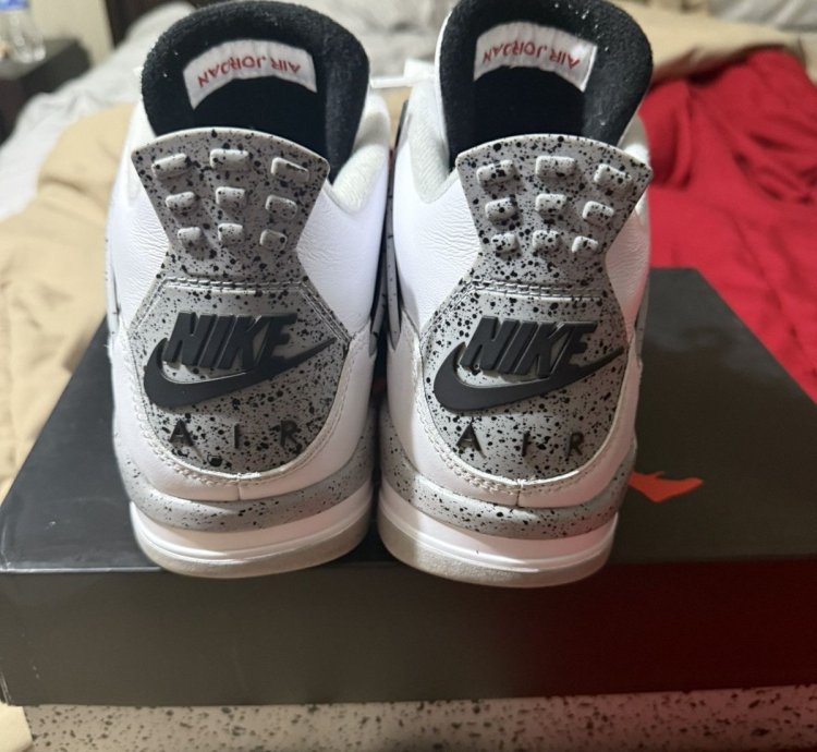 Air Jordan 4 Cement