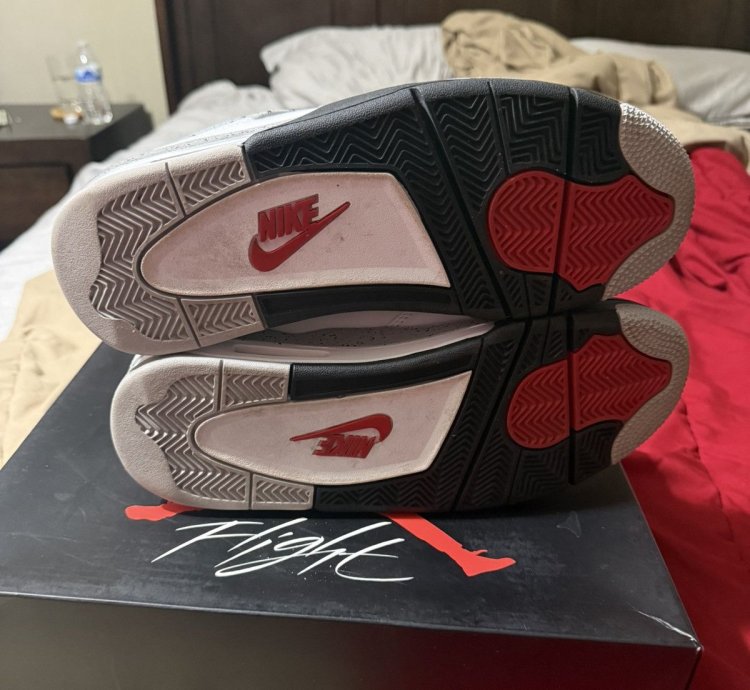 Air Jordan 4 Cement