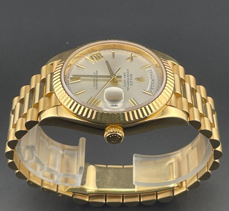 Rolex Day-date 40 40mm Silver Roman Dial