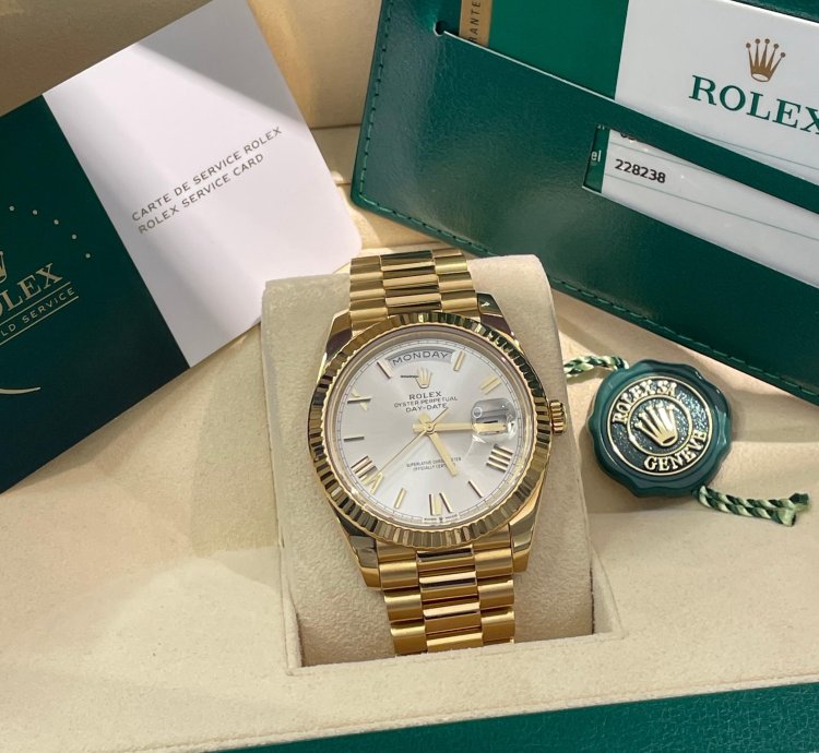 Rolex Day-date 40 40mm Silver Roman Dial Yellow Gold Presidential Ref 228238