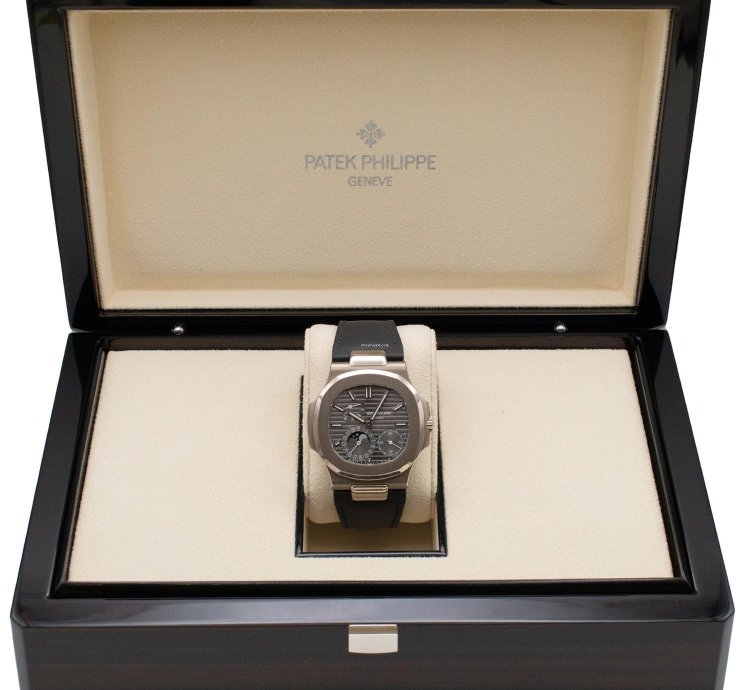 Patek Philippe Nautilus 5712g 2024 Full Set