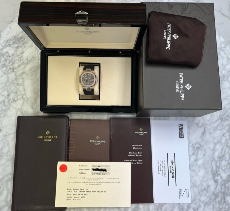Patek Philippe Nautilus 5712g White Gold Moonphase