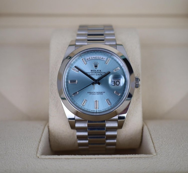 Rolex Day-date 40 40mm Smooth Bezel Platinum Ice Blue Baguette Diamond Dial Presidential Band