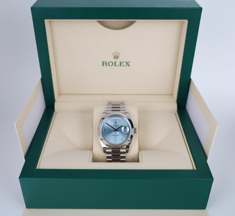 Rolex Day-date 40 40mm Smooth Bezel Platinum Ice Blue Baguette Diamond Dial Presidential Band