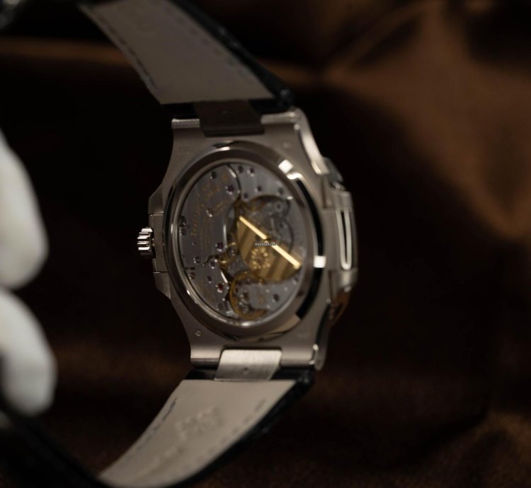 Patek Philippe Nautilus 5712g-001