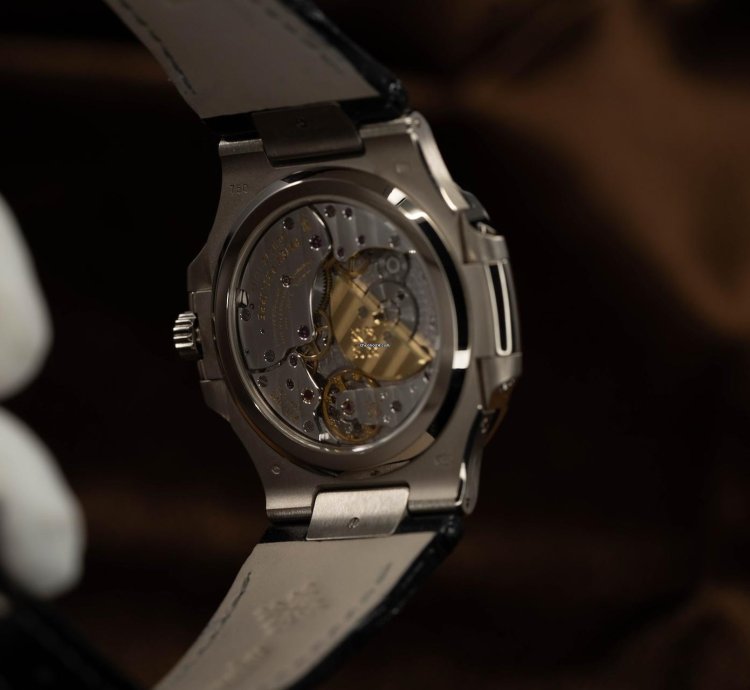 Patek Philippe Nautilus 5712g-001